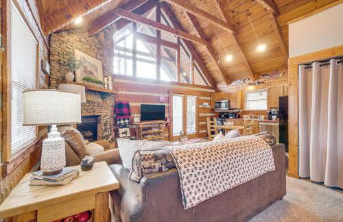 Honey Bear Pause Rural Escape with Porch and Hot Tub! - Foto 8