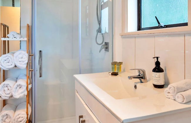 Kiwi Holiday Home near Airport - Photo 22