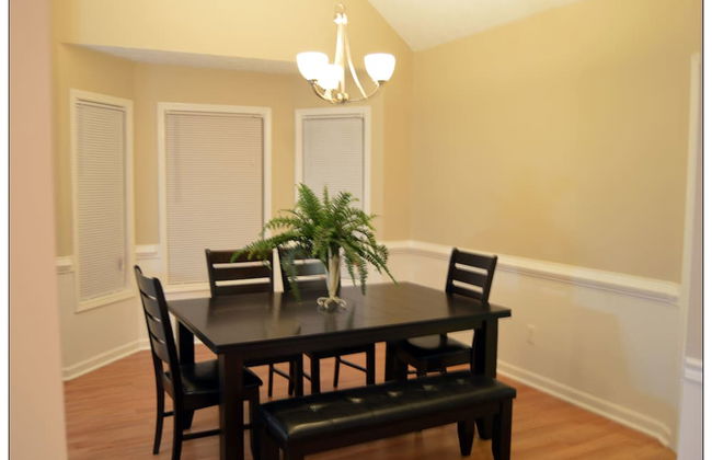 Opis Realty-Spacious Metro Atlanta Home - Foto 14