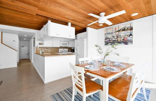 4 bedroom Home in Quiet Neighborhood near Beach - Photo 13