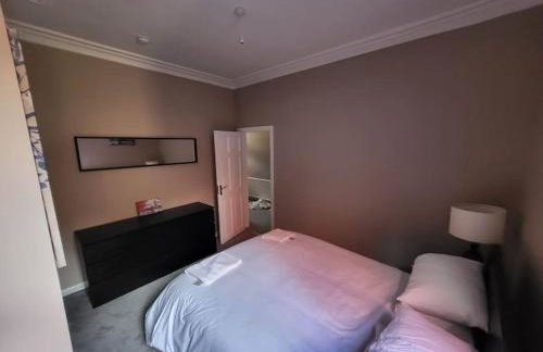 4 Bedroom house, 8 min to city! - Foto 17