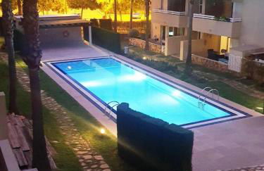 2 bedroom apartment - Sleeps 4 - Pool - Garden - Foto 3