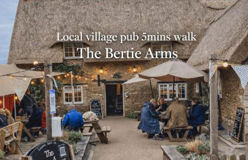 Stamford- Contractors -parking-pets - Foto 11