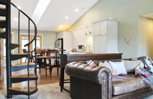 Awe Inspiring Mountain Lodge hot tub for large groups - Foto 5