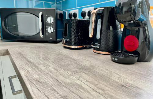 Central Bedford FREE Parking & Private Garden& Conservatory Perfect for large group of people - Foto 24