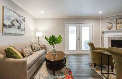Modern + Cozy Townhome - minutes to Avalon w/king - Foto 27
