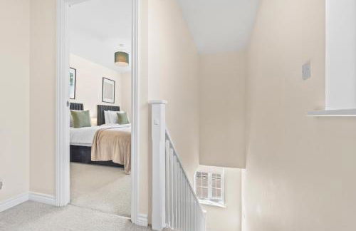 Stylish 4 Bedroom House in St Neots w Free Parking - Foto 15