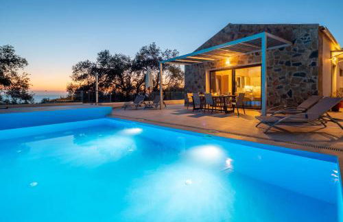 Corfu Travel Stories Villa, Private Pool - Stunning Sea Views - Accessible - 4 Bedrooms - Foto 1