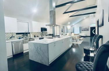 Elegant NW Atlanta Oasis, 2 Kitchens, Sauna, Patio - Foto 8