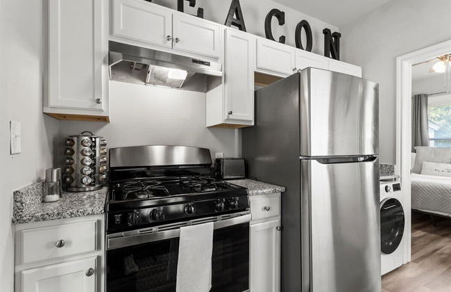 Charming 1BR Sanctuary w/ FREE Parking - Photo 8