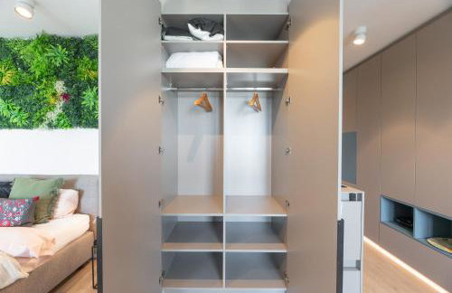 Business suite with skyline view with parking space - Foto 8