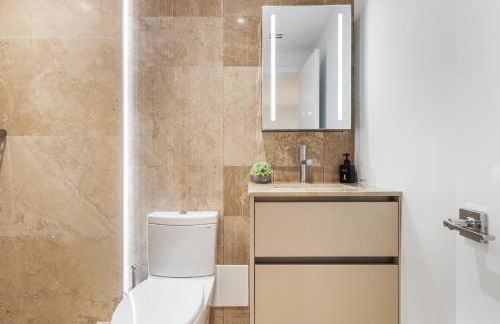 Amazing Ocean and 1 Hotel pool Views 2BR 3BA w Balcony - Foto 21