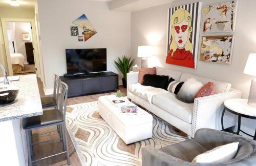 Stunning Logan Circle Apt - With Parking - Photo 4