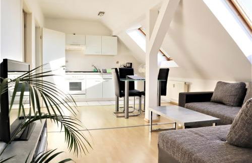 Kuschelige Dachgeschosswohnung am Clarapark - Foto 1