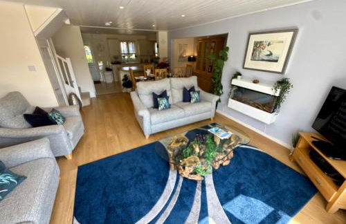 Luxury Kingfisher Lodge, Isis Lake, within the Cotswold Waterpark - Foto 7