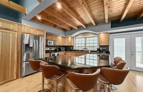 Sunset Cove Lakefront Luxury Lodge with Private Dock - Foto 36