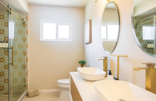 @ Marbella Lane - Vibrant & Chic Designer Home - Photo 29