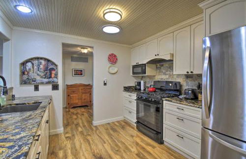 Breathtaking Port Ludlow Home with Deck and Yard - Foto 11