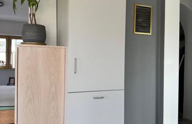 WPA Apartments - Zimmer- Modernes Apartment mit Parkplatz,WiFi,Netflix - Foto 4