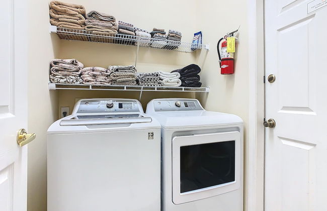 Elegant 5BR Home w Private Pool Spa Near Disney - Foto 48