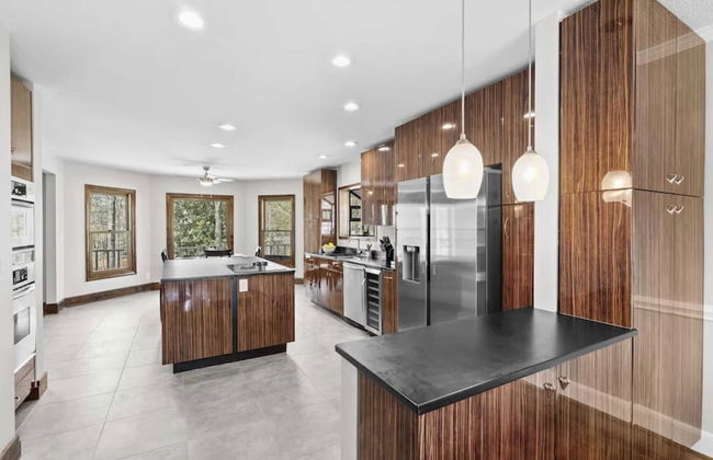 Porch Paradise by Avantstay New Pool, Firepit - Foto 17