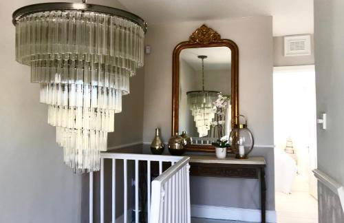 Marina Retreat - Stunning 4 bedroom, 3 bathroom house with harbour views! - Foto 21