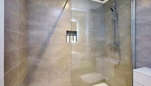 2022 Two Bed Stylish House Near Beach - Foto 3