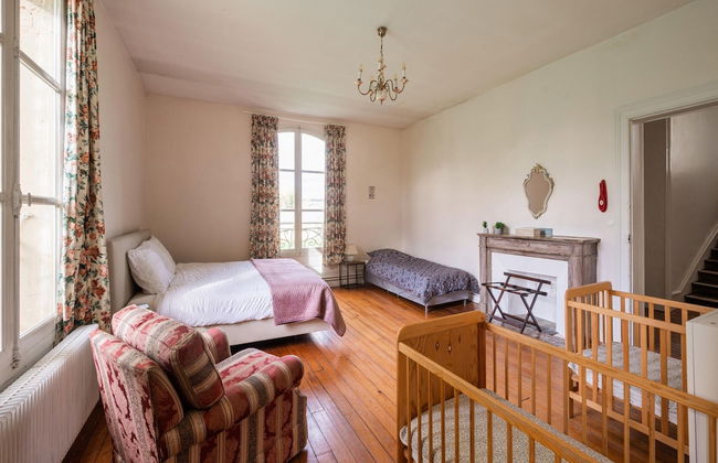 Holiday Home Adjoining a Chateau - Photo 3