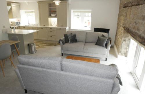 Apartment 4 Tomlinsons Apartments - Photo 3