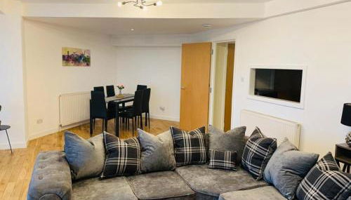 Modern 2 Bed Apartment, Close to Gla Airport & M8 - Foto 2