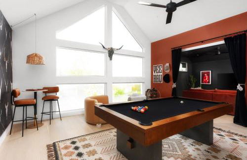 Heated Pool, Game Room, Outdoor Movies, Mins to Downtown, Sleeps 14 - Foto 14