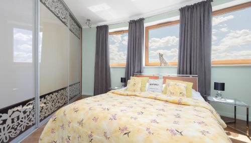 Cozy Apartment with Terrace Room near Warszawa Zachodnia by Noclegi Renters - Foto 2