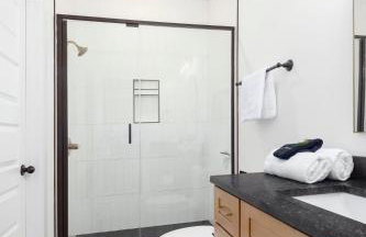 Modern Comfort Near AU l Perfect for Families & Fans - Foto 15