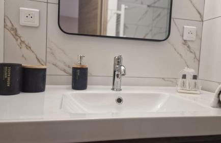 SUPERBE APPARTEMENT porte de la Cité Médiévale à SOMMIERES entièrement rénové très bien équipé 6 pers balcon clim parking privé devant - Foto 35