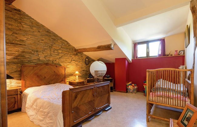 Farmhouse Situated at the Edge of the Woods - Photo 9