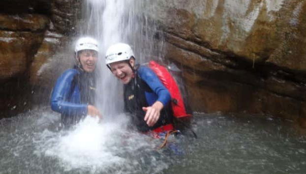 Pasando por los saltos de agua