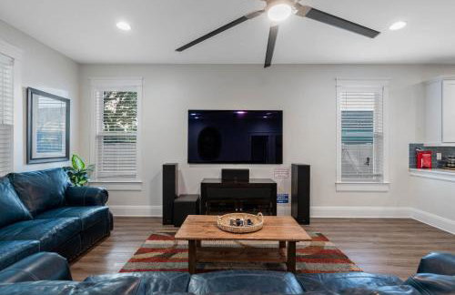 Luxury Stay Heated Pool and Hot Tub Fenced Yard - Foto 10