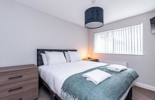 3-Bed House - Ideal for Contractors and Families - Foto 1