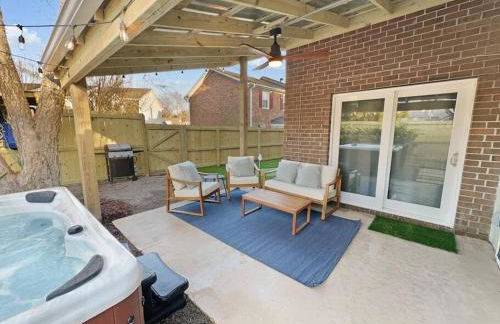 Hot Tub, Putting Green + Bikes! - Photo 10