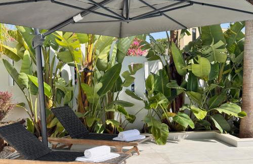 Marbella Bliss - Luxury 4-Bedroom VILLA with Garden, Private POOL & Jacuzzi, Marbesa near- 5 min to the Cabopino Beach - Photo 12