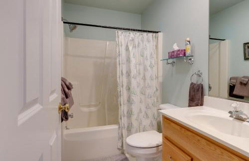 Manistee Retreat about 30 Mi to Crystal Mountain! - Foto 14