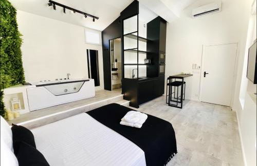 Suite in the City avec JACUZZI PRIVATIF - Hyper Centre - Foto 28