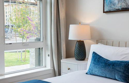 Dwntn Lux Townhome - Best Amenities- 3BD, 4BA - Photo 31