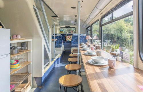 Double Decker Bus on an Alpaca Farm Sleeps 8 - Foto 54