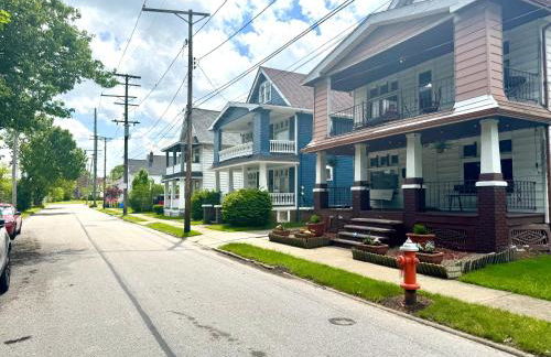 Sleep with a LION! 3 bedroom, near Downtown, Tremont, Ohio city!! - Foto 45