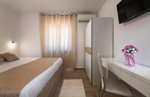 Amazing Home In Pula With Kitchen - Foto 30