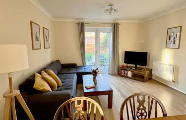 Guildford Townhouse with Parking - Foto 3