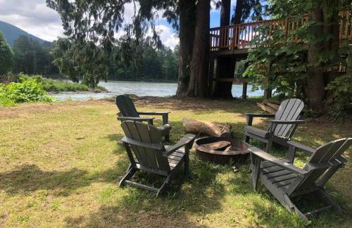 Riverfront Getaway on the Wild and Scenic - Foto 41