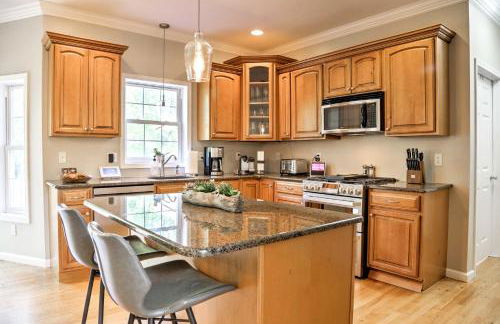 Colonial-Style Warwick Retreat - 1 Hour to NYC! - Foto 7