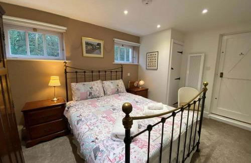 Old Droxford Station Signal Box - Photo 7